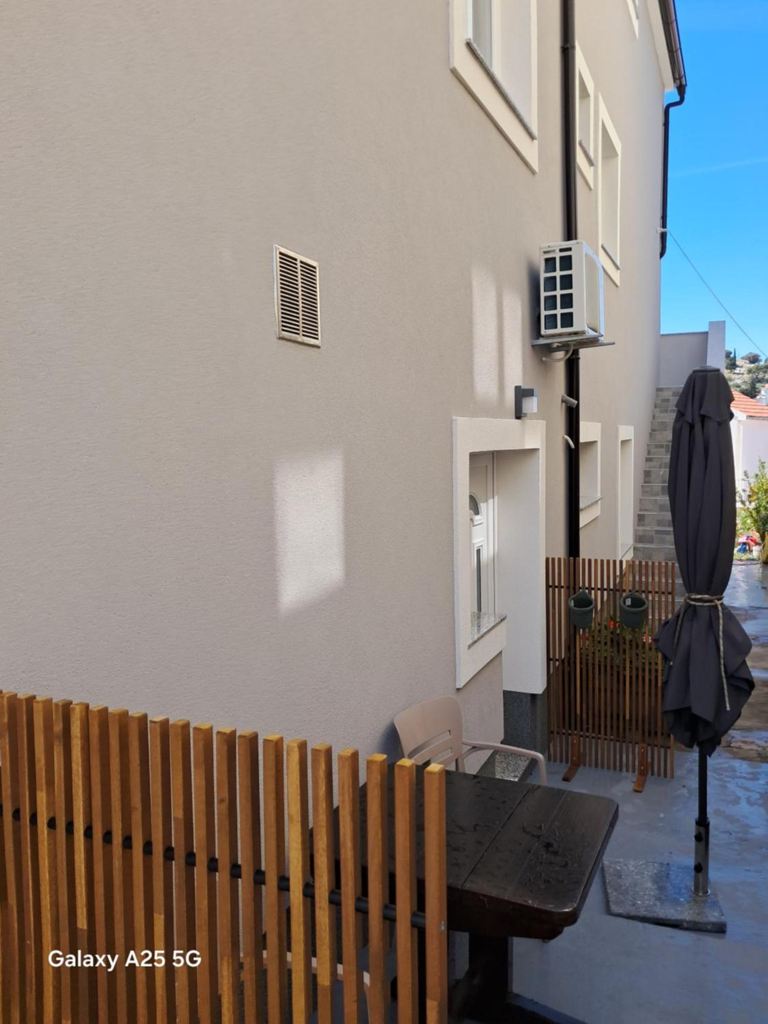 Apartments Tonci Трибунь Экстерьер фото